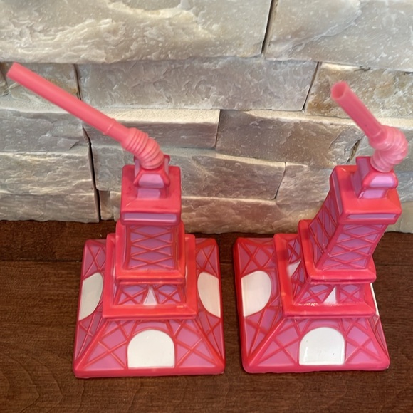 Birthday Express Eiffel Tower Cups - Picture 3 of 3